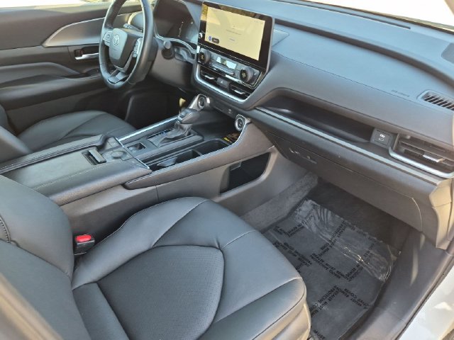 Certified 2024 Toyota Grand Highlander AWD image 35