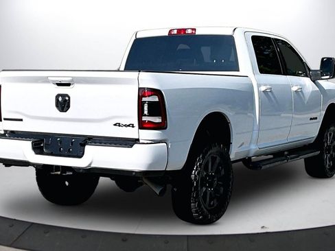Certified 2024 RAM 2500 Big Horn w/ Night Edition AWD/4WD image 9
