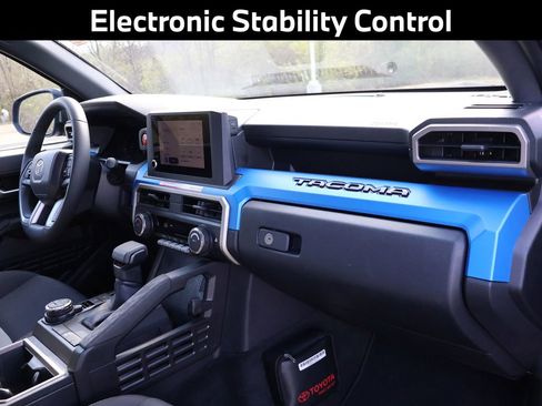 Used 2025 Toyota Tacoma TRD Off-Road image 12