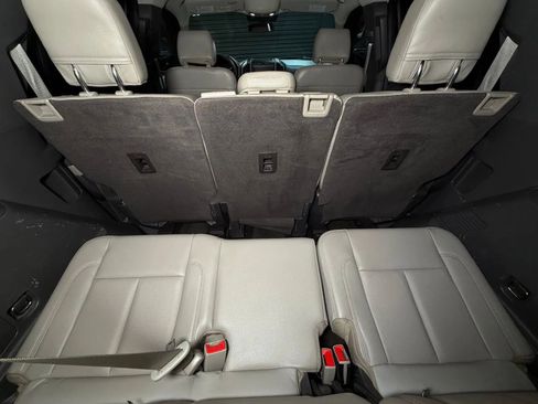 Used 2019 Ford Expedition XLT w/ Equipment Group 201A AWD/4WD image 12