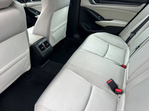 Used 2019 Honda Accord EX image 27