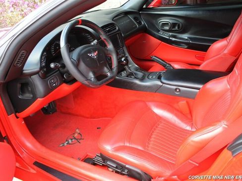Used 2001 Chevrolet Corvette Coupe w/ Preferred Equipment Group2 RWD image 17
