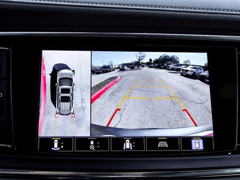 Used 2024 Buick Enclave Premium image 24