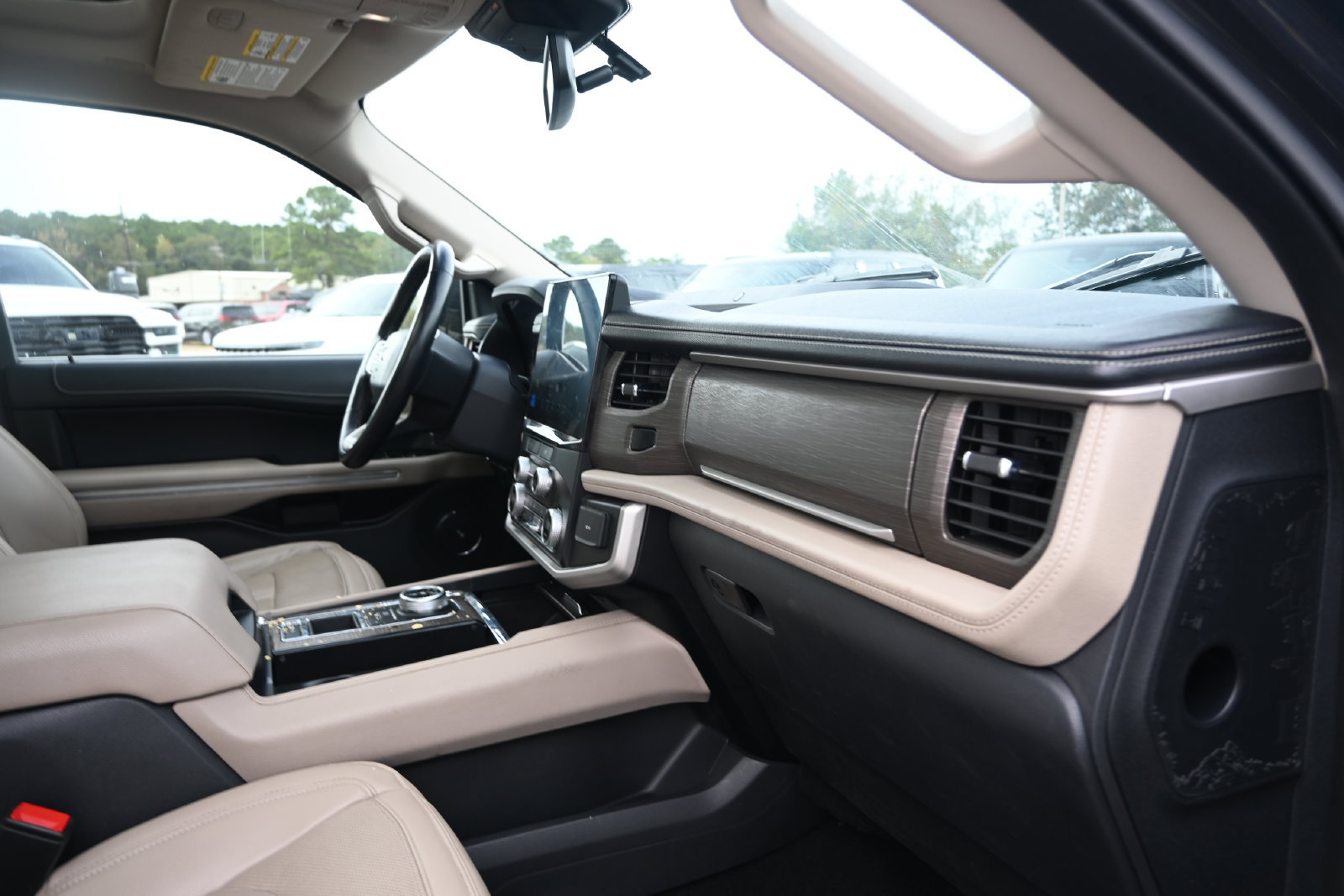 Used 2024 Ford Expedition Max Limited RWD image 35