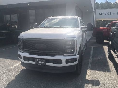 Used 2023 Ford F250 XL w/ STX Appearance Package AWD/4WD image 2