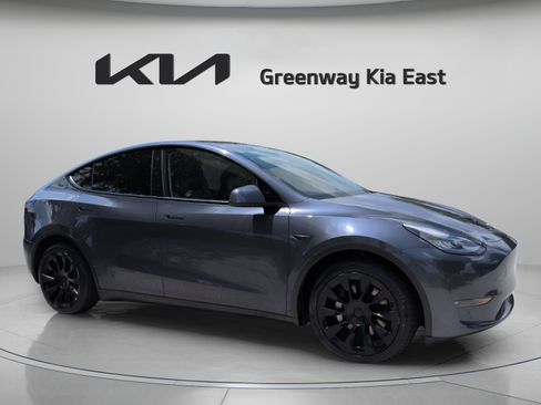 Used 2021 Tesla Model Y Long Range AWD/4WD image 3