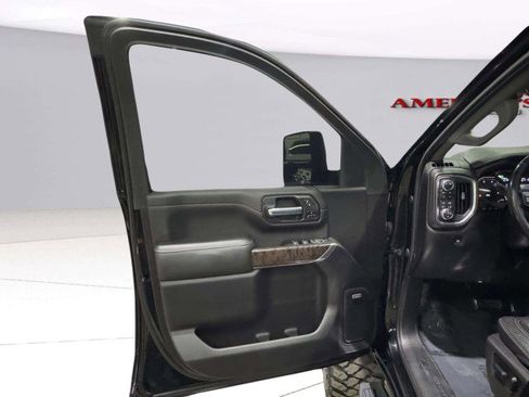 Used 2022 GMC Sierra 3500 Denali w/ Denali Ultimate Package image 10