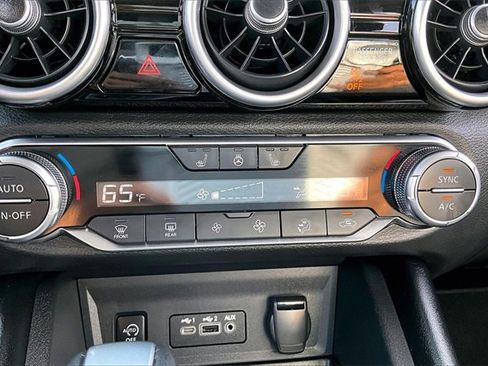 Certified 2025 Nissan Sentra SR w/ SR Premium Package image 14