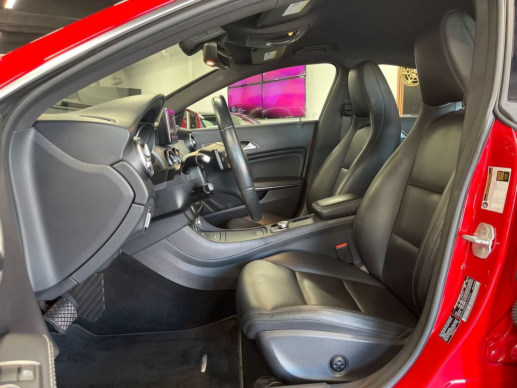 Used 2014 Mercedes-Benz CLA 250 image 34