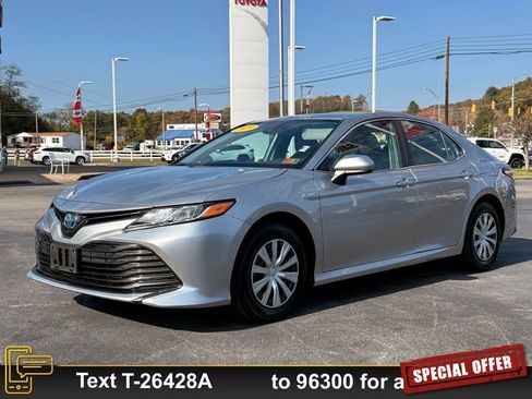 Used 2020 Toyota Camry LE image 10