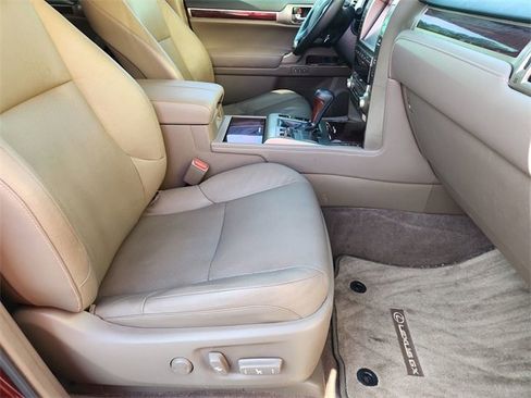 Used 2019 Lexus GX 460 image 28