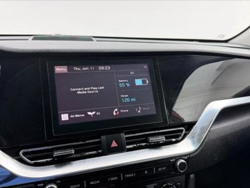 Used 2022 Kia Niro EX w/ Cold Weather Package FWD image 27