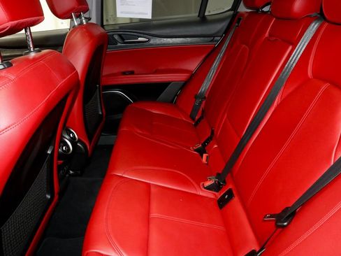 Used 2019 Alfa Romeo Stelvio AWD image 24