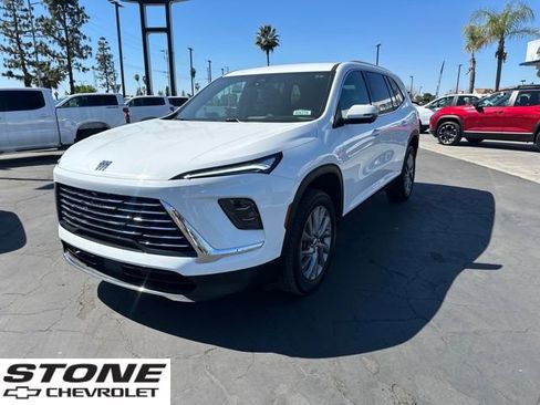 Certified 2025 Buick Enclave Preferred image 4