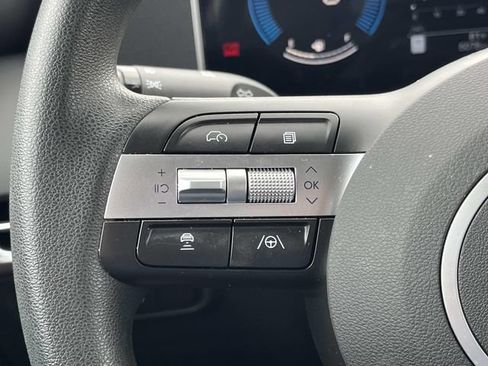 Certified 2025 Hyundai Tucson SE FWD image 25