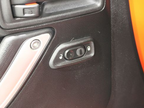 Used 2015 Jeep Wrangler Rubicon AWD/4WD image 7
