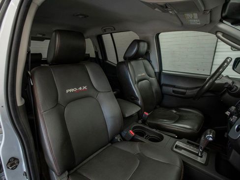 Used 2011 Nissan Xterra PRO-4X w/ Pro-4x Leather Pkg AWD/4WD image 18