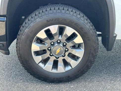 Certified 2024 Chevrolet Silverado 2500 Custom w/ Custom Value Package AWD/4WD image 8