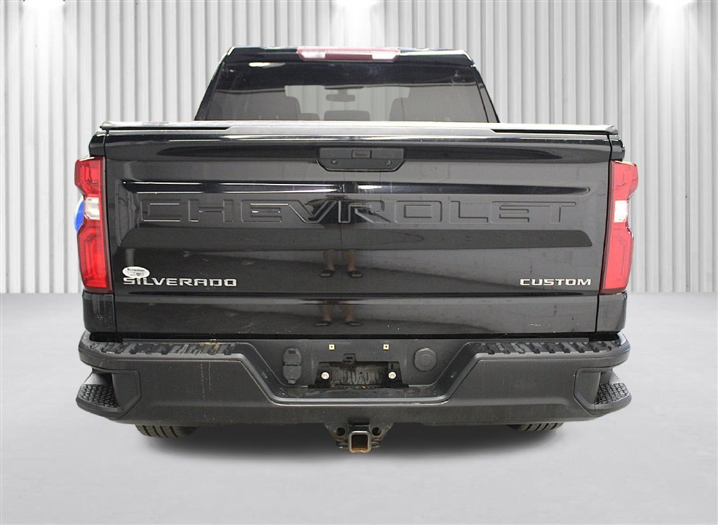 Used 2020 Chevrolet Silverado 1500 Custom w/ Custom Value Package AWD/4WD image 4