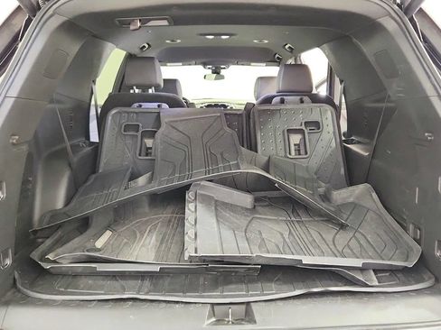 Used 2023 Chevrolet Traverse LT w/ LPO, Floor Liner Package AWD/4WD image 37