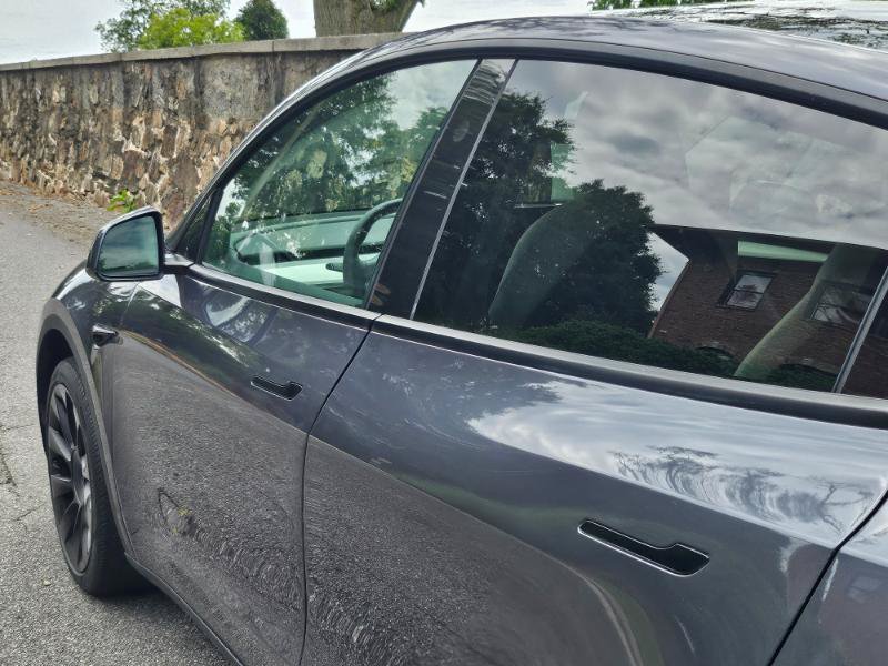 Used 2023 Tesla Model Y AWD image 23