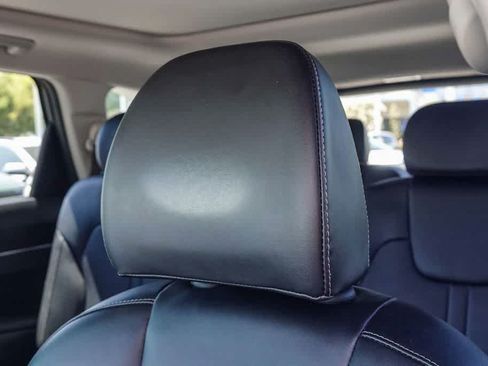 Certified 2025 Kia Sorento EX AWD/4WD image 24
