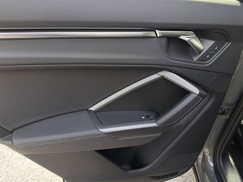 New 2025 Audi Q3 2.0T Premium image 29