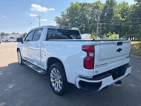 Used 2021 Chevrolet Silverado 1500 High Country w/ Technology Package AWD/4WD image 3