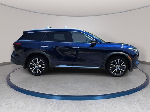Used 2023 INFINITI QX60 Sensory w/ Vision Package FWD image 4