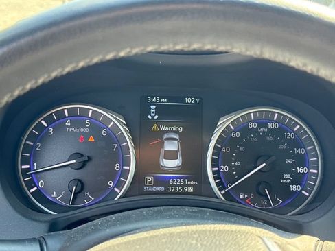 Used 2017 INFINITI Q60 Red Sport 400 AWD/4WD image 17