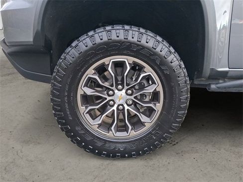 Used 2022 Chevrolet Colorado ZR2 image 14