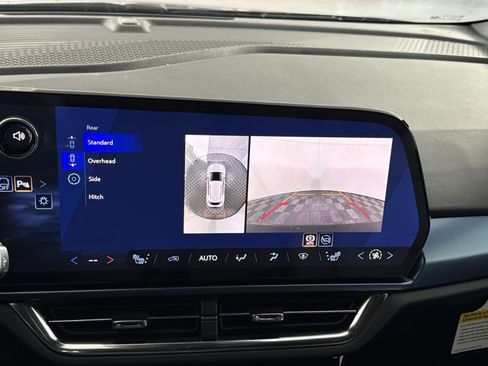 New 2026 Chevrolet Equinox EV LT image 19