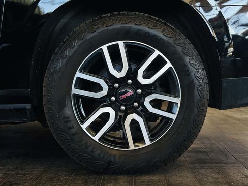 Used 2021 GMC Yukon XL AT4 w/ AT4 Premium Plus Package AWD/4WD image 27