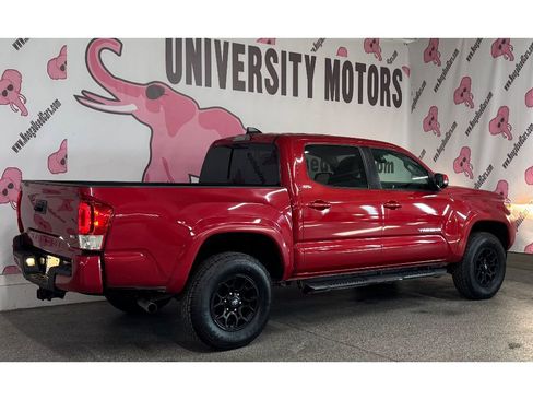 Used 2022 Toyota Tacoma SR5 w/ Technology Package image 10