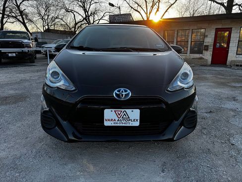 Used 2016 Toyota Prius C Two image 18