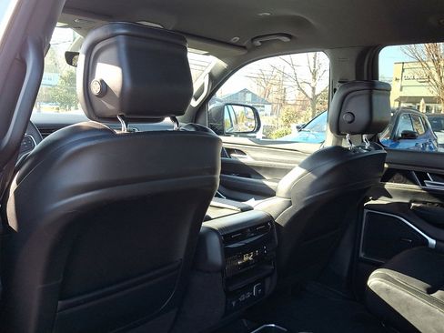 Used 2024 Jeep Wagoneer Series III image 21