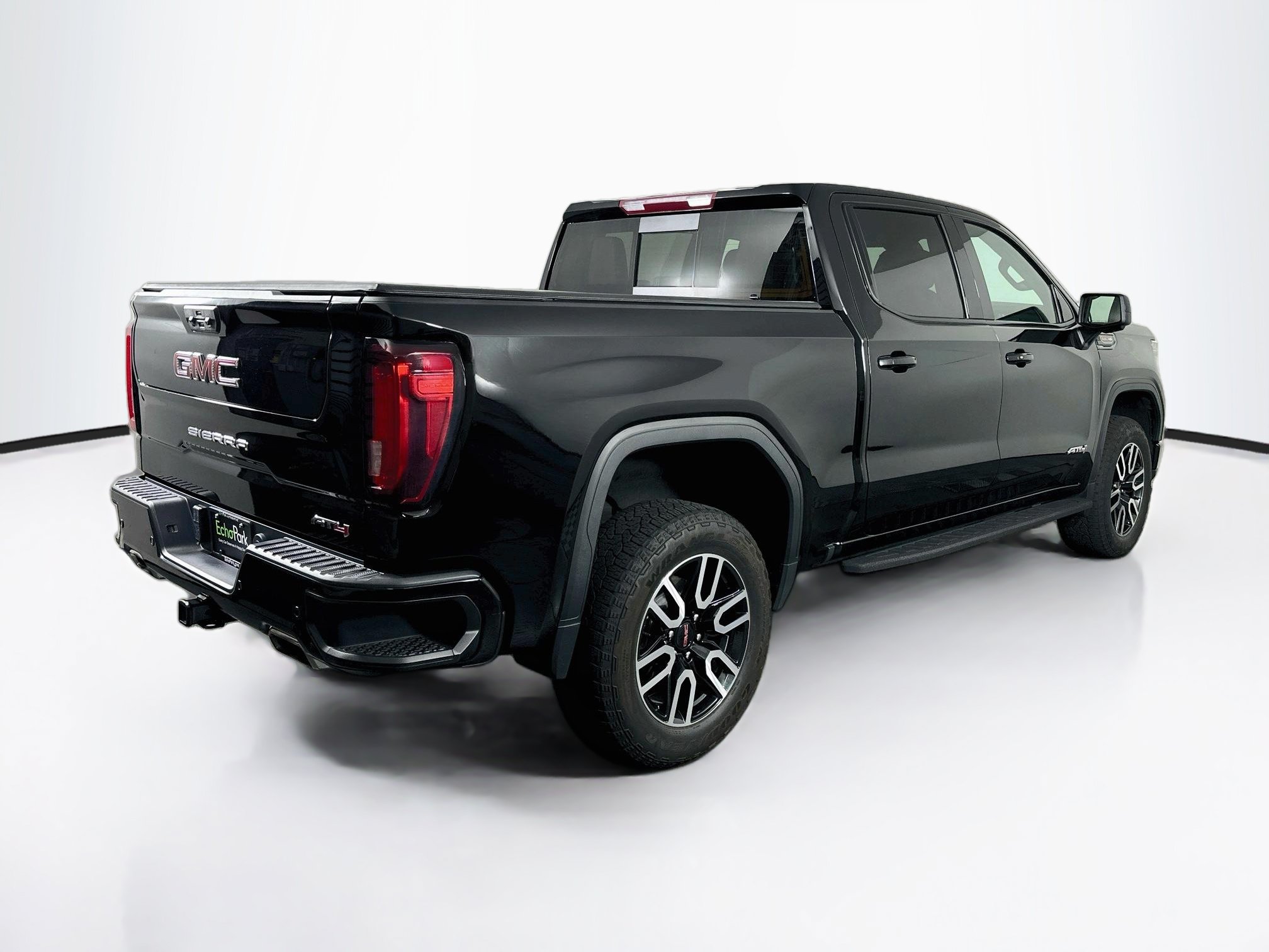 Used 2023 GMC Sierra 1500 AT4 w/ AT4 Preferred Package AWD/4WD image 9