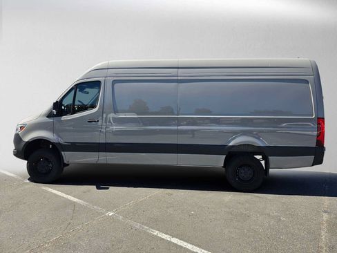 Used 2026 Mercedes-Benz Sprinter 2500 image 6