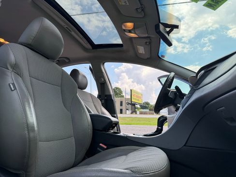 Used 2013 Hyundai Sonata SE w/ Navigation & Sunroof Pkg image 17