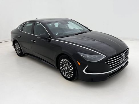 Used 2022 Hyundai Sonata Limited w/ Cargo Package image 2