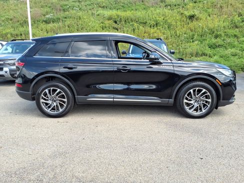 Used 2021 Lincoln Corsair AWD w/ Equipment Group 101A image 2