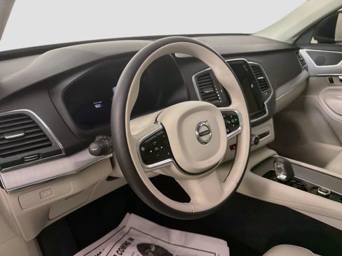 Used 2025 Volvo XC90 B5 Core w/ Protection Package Premier AWD/4WD image 10