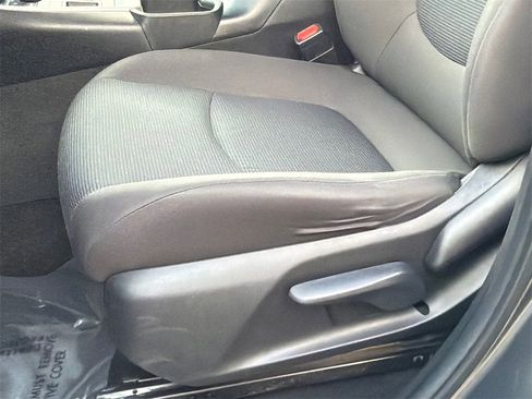 Used 2023 Toyota RAV4 LE image 9