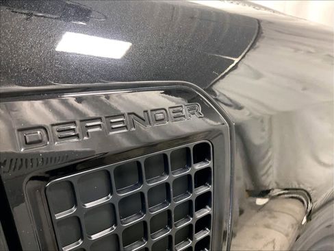 Used 2025 Land Rover Defender 110 S image 30