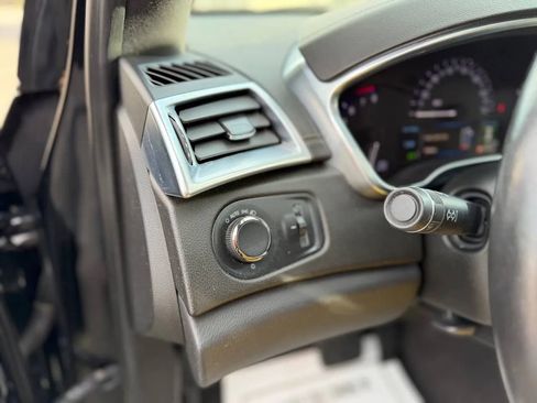 Used 2014 Cadillac SRX Luxury w/ Driver Awareness Package image 35