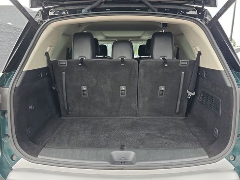 Used 2025 Nissan Pathfinder SL w/ SL Premium Package FWD image 17