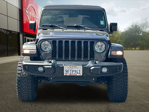 Used 2019 Jeep Wrangler Unlimited Sahara AWD/4WD image 11