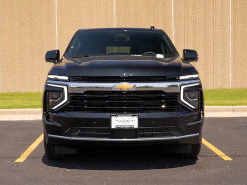 New 2025 Chevrolet Suburban LS image 3