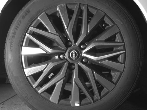 Used 2025 Nissan Altima 2.5 SV FWD image 15