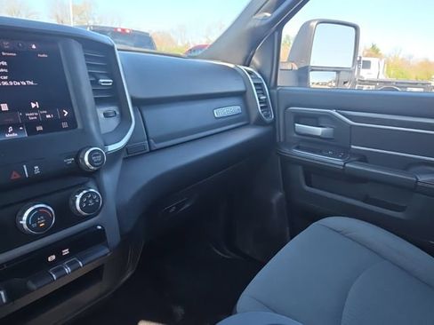 Used 2024 RAM 2500 Big Horn AWD/4WD image 17